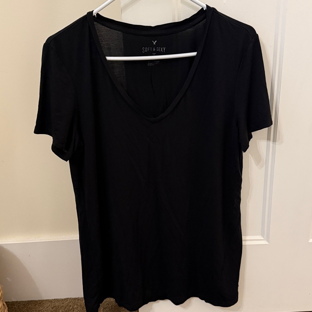 American Eagle Outfitters Black V-Neck Tee